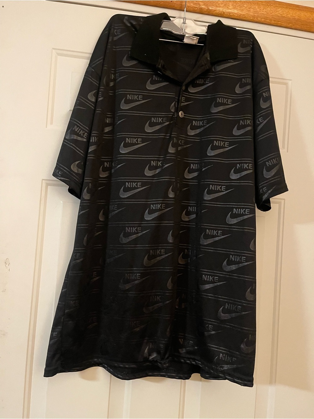 Nike Men's XL Black/Gray Logo Print Polo Shirt Short Sleeve Collared Button